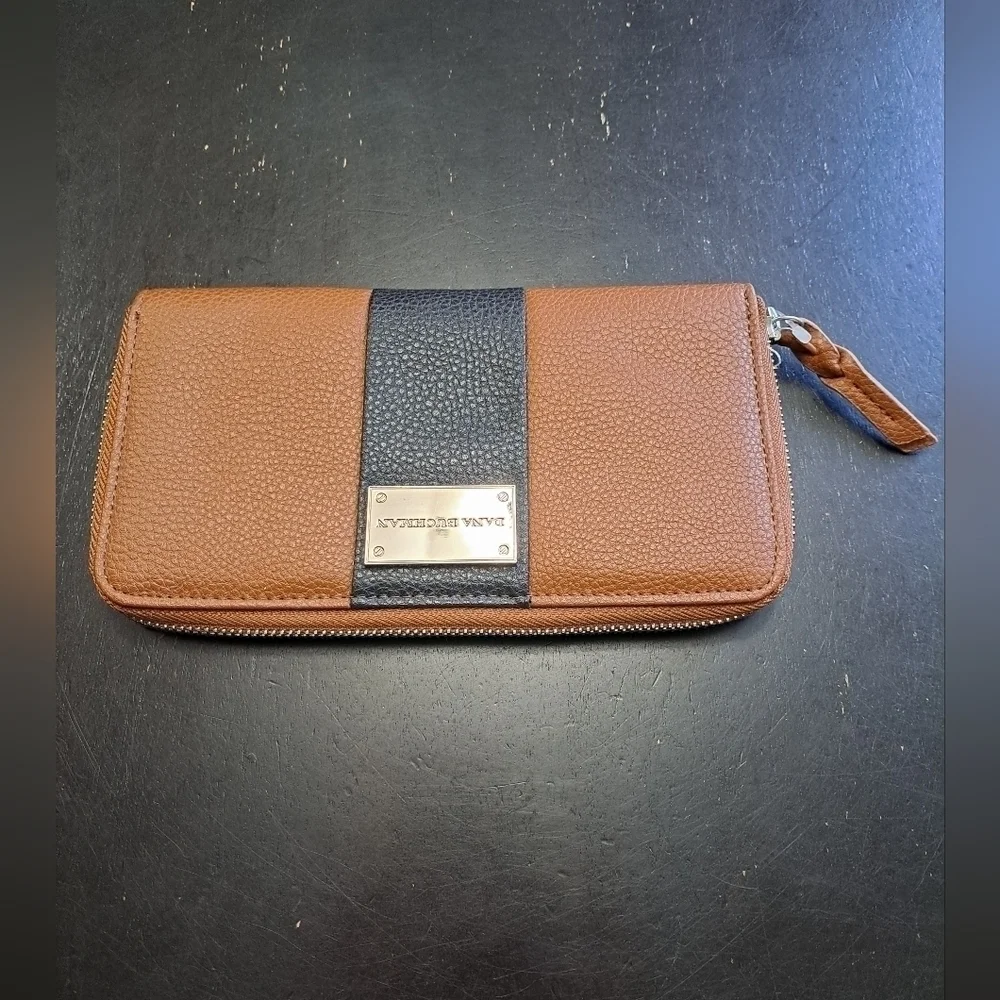 NWT Dana Buchman Two Tone Leather Pebbled Wallet